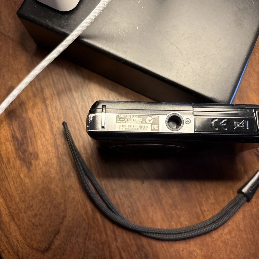 Samsung PL Series PL120 14.2MP Digital Camera Black AS IS Parts or Repair